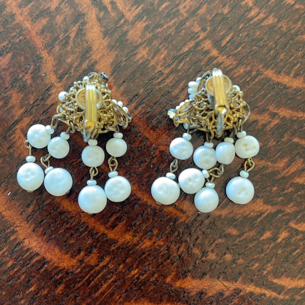 Signed Miriam Haskell seed bead cluster clip vintage earrings - Picture 3 of 5